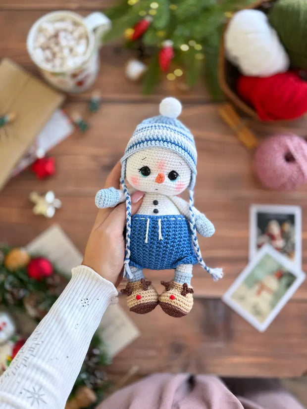 Crochet pattern snowman amigurumi