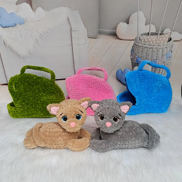 Cute Cat at in a carrier bag pattern