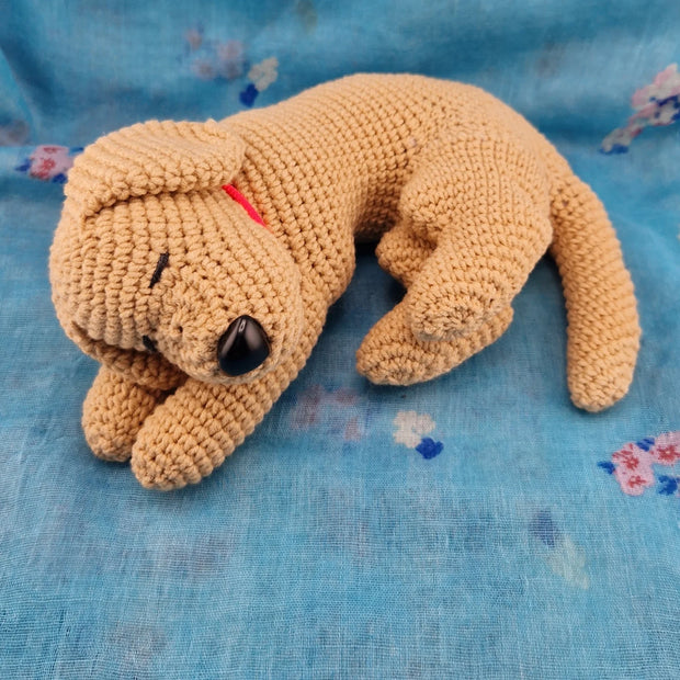 Sleeping Labrador no-sew crochet pattern